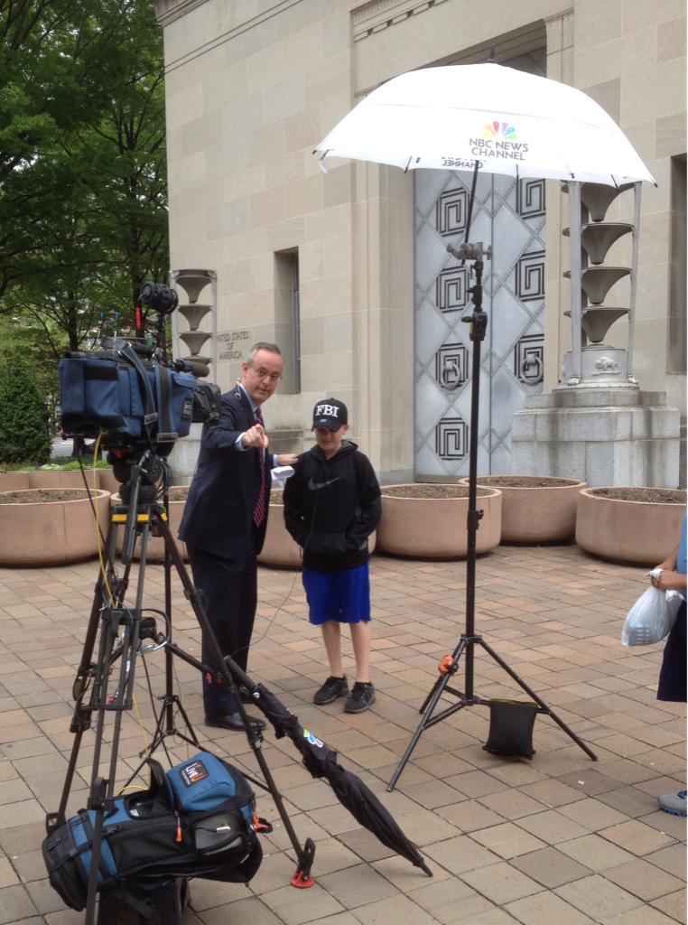krlove66's tweet photo. Talking with Logan after a live feed from Justice Dept - @EamonJavers you rock!! Thanks for taking time!! http://t.co/PosfVXnrnN