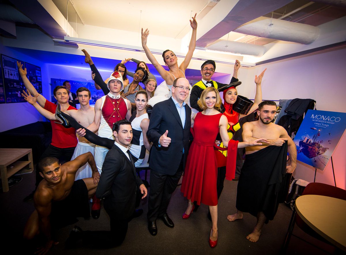 Maxcom's tweet photo. Un très gros projet, Le Prince Albert II de Monaco était de passage au Cirque Eloize aujourd'hui !! @monacotheshow http://t.co/EZATWoBigY