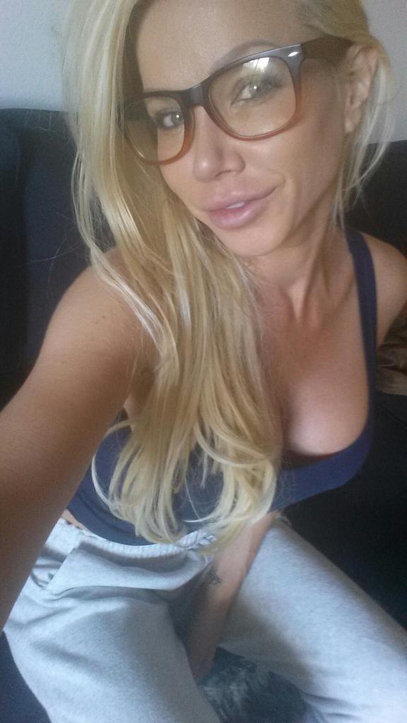 SexyCandids's tweet image. RT @RealAngieS: Working working working 😊 #nerdmode #angieswieners