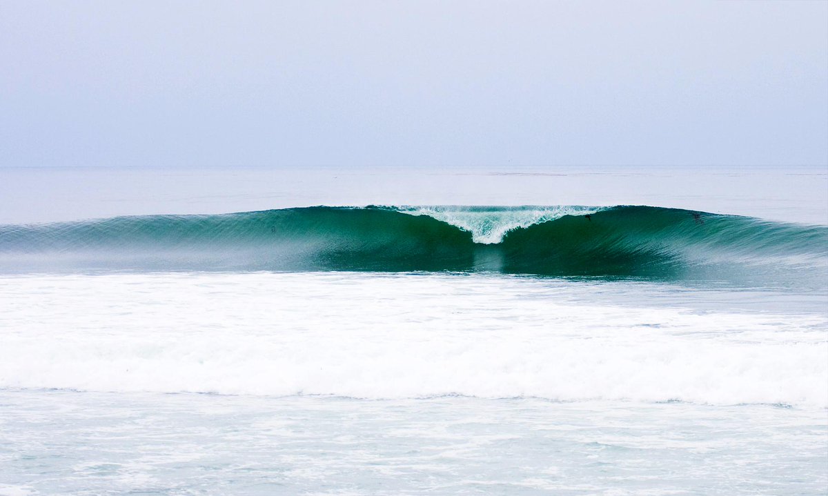 wsl's tweet photo. The #OakleyPro is ON! Watch #Lowers LIVE: http://t.co/LXmtCo3VBo @oakley http://t.co/0oFC67ZTCi