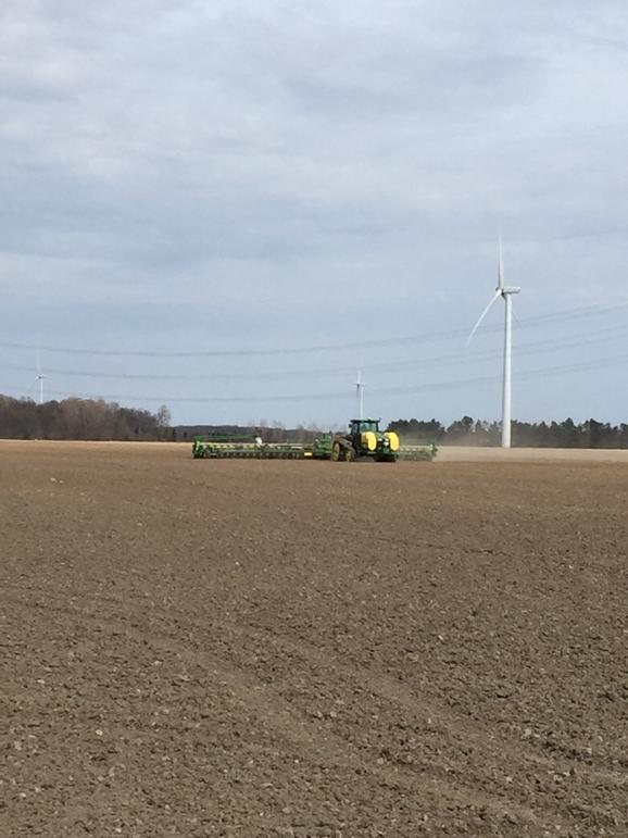 nathantcross's tweet photo. We are rolling up here in the thumb!  Third straight day of corn planting. Beets almost finished up. http://t.co/GRh2ivSDqr