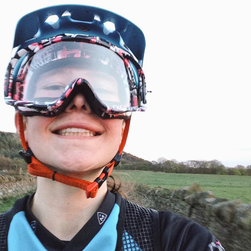 marthaGmarthaG's tweet photo. I didn't choose the enduro life, the enduro life chose me. #squashednose http://t.co/sy0IXSQuPz