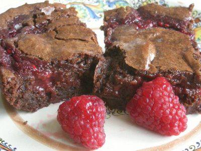 ShayneFoods's tweet photo. Want to add some spice to your favorite brownie recipe? Consider adding the Raspberry Habanero Jam! http://t.co/6qNP9uQejB