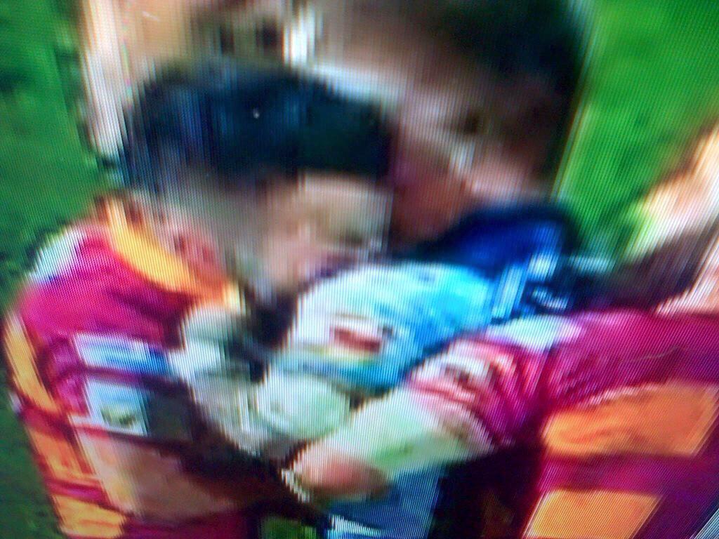 loiner1957's tweet photo. Didn't know Suarez played for the Giants. Ho wonder Zak gave him a dig !!! http://t.co/V509O0xCdi