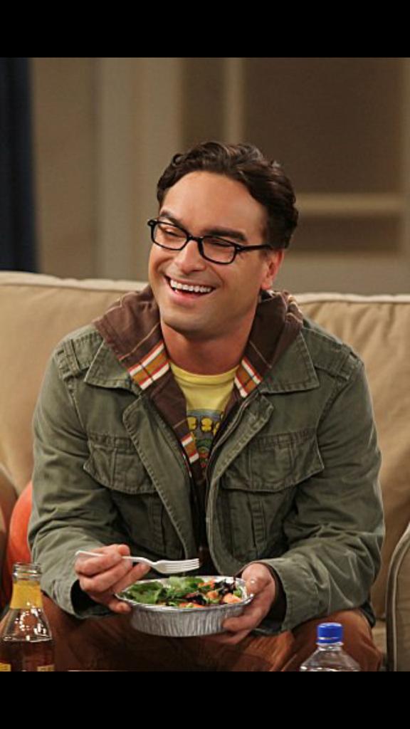 A GIANT happy birthday to stars, Johnny Galecki and . !!!    