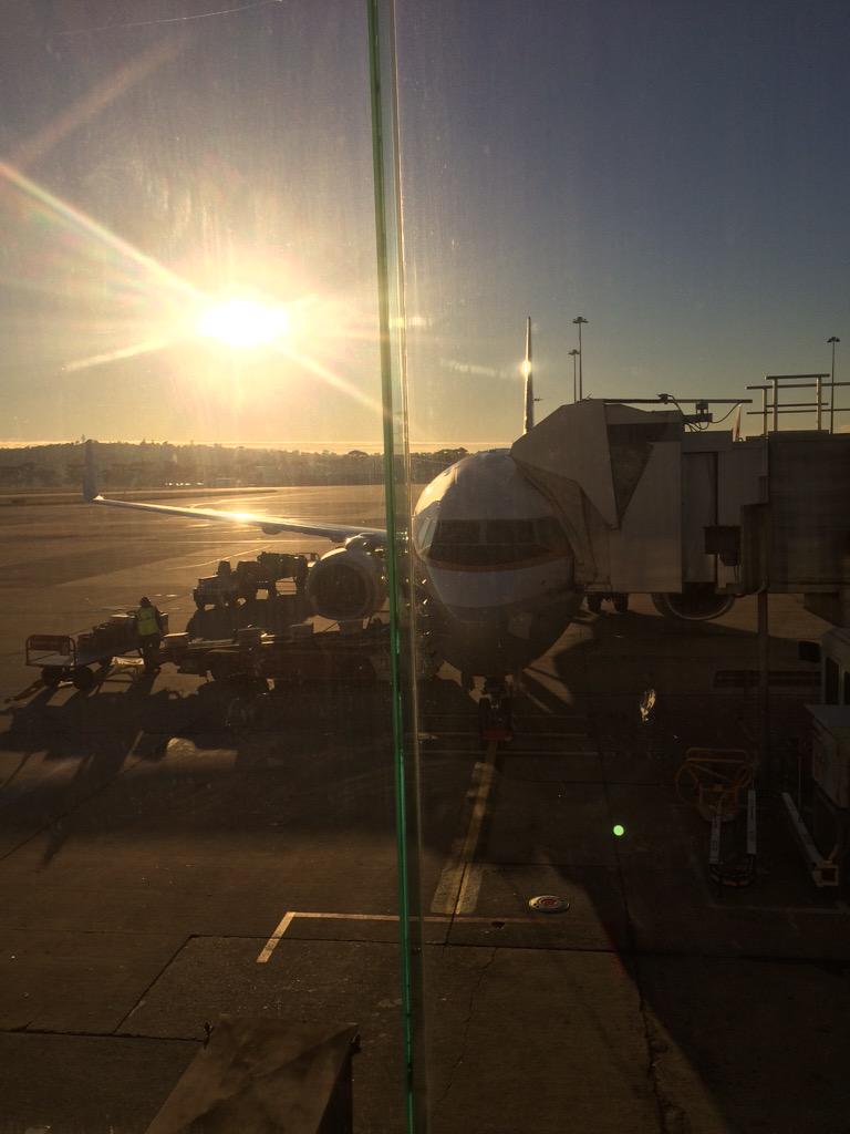 AshtonCoen's tweet photo. Going back home ✌🏼️ #2015melbourneschooltalks #melbourne #Coenashton #planeflight http://t.co/08osfG7wgd