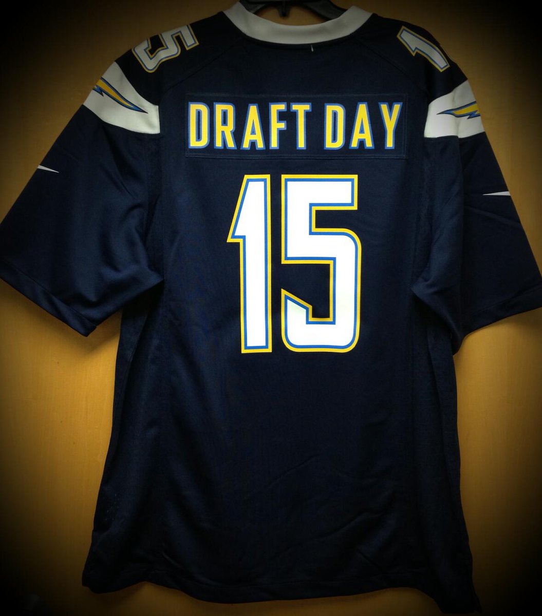 Chargers Team Store tweet media
