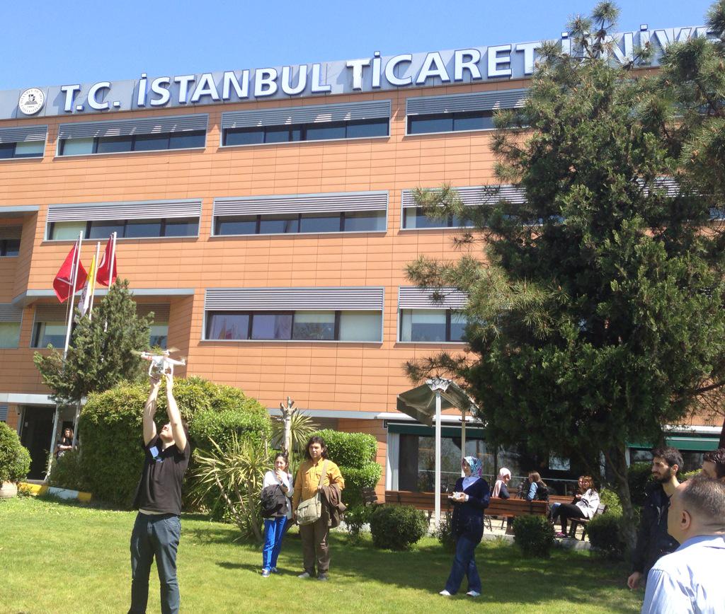 ozsabri's tweet photo. SOZAiR Pilotu İsmail Sorkun #springconferences 'da havada uzaktan yakından takipteydi!! @ticaretedutr @vssc2014 http://t.co/fQttin0p9Q