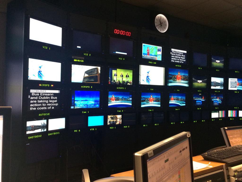 lynseykiely's tweet photo. We'll be live at 11pm on @RTENewsNow with @sharontobin - #busstrike #Trichet #honohan #nepal #mcilroy #Punchestown http://t.co/QDixWN4jJx