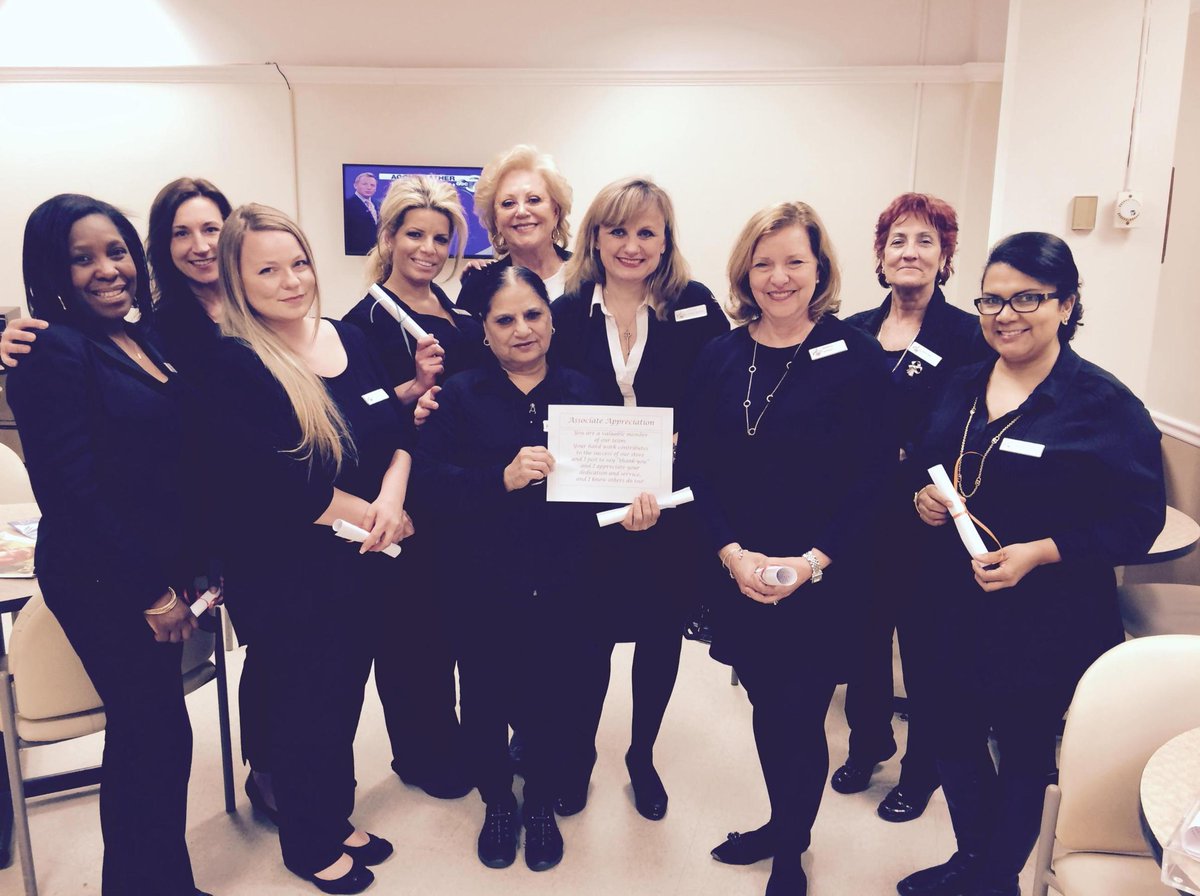 gadandolos's tweet photo. #HBC345 Manhasset associate appreciation http://t.co/LOs0O71o4e