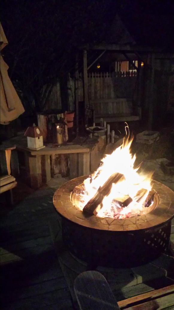 jimfhd's tweet photo. Just hanging with my puppies by my HD fire pit.
It doesn't get much more relaxing than this. Life is good in America http://t.co/tqr632HHk0