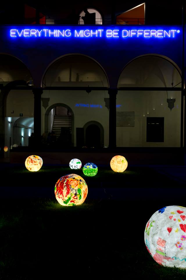 Ultimi 4 grandi scatti di Stéphane Giraudeau: Piazza del Carmine, Marino Marini <a href="/MuseoNovecento/">Museo Novecento</a>. #NotteBiancaFirenze