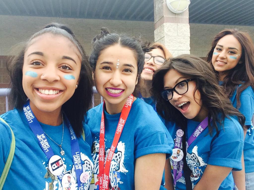 lesleyleft's tweet photo. TB to state #NASCGameOn http://t.co/2O0baVx9hL