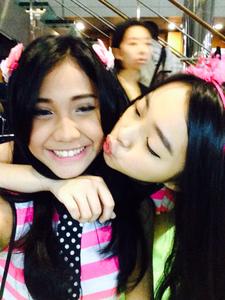 KalikaFansIndo's tweet photo. Pict : Pia with Kalikaa... ****  Piaa pap with kalika dong : @Teens_Livia Kalika mau cium aku http://t.co/qvH4wXU9TO