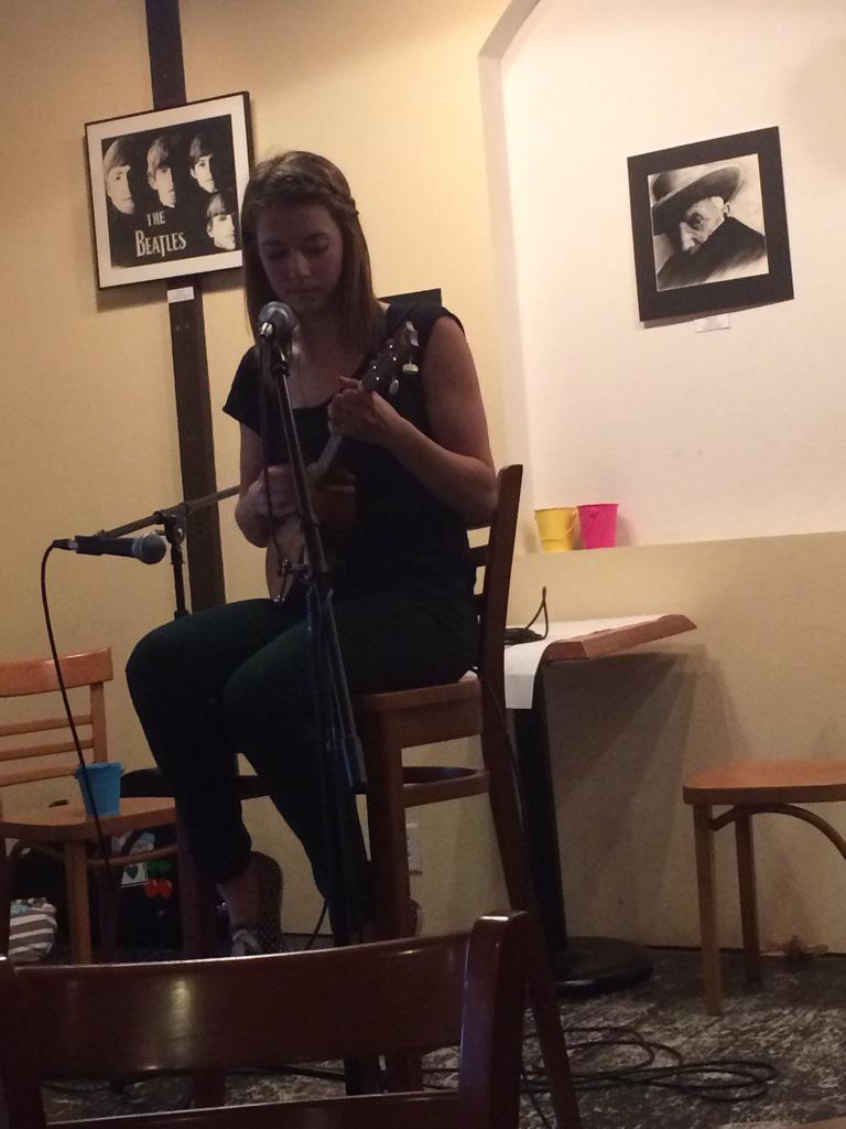 niiicole_bell's tweet photo. GO NAT I LOVE YOU😭😍🎶 http://t.co/JRMOmjxOOD