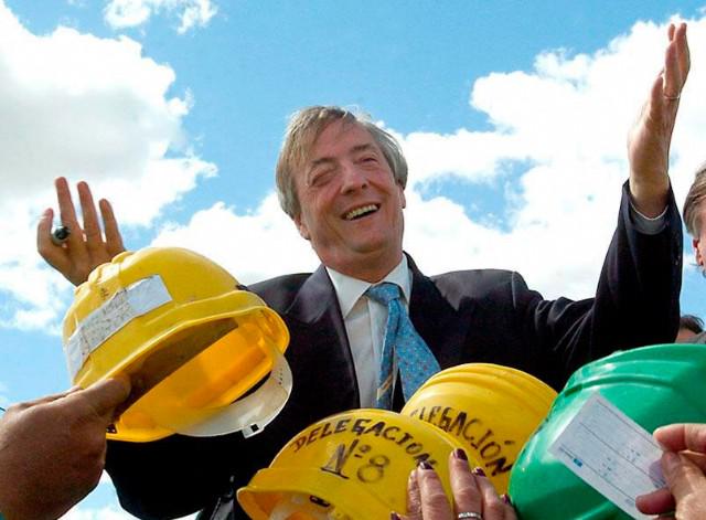 NoticiasdeAR's tweet photo. A todos los trabajadores y trabajadoras argentinos, Feliz Día! http://t.co/fwcAjD4F5V