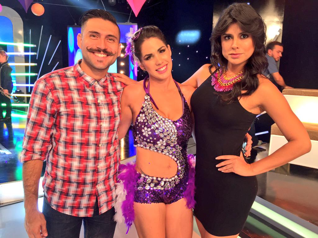 tcsoyelmejor's tweet photo. ¡La Familia❤️! @coppianocinthya y @HenryBigotesTC llegaron para apoyar a @karinLaGorda. ¿Cuántos RTs? #FelizConLosVIP http://t.co/iePcARis9o