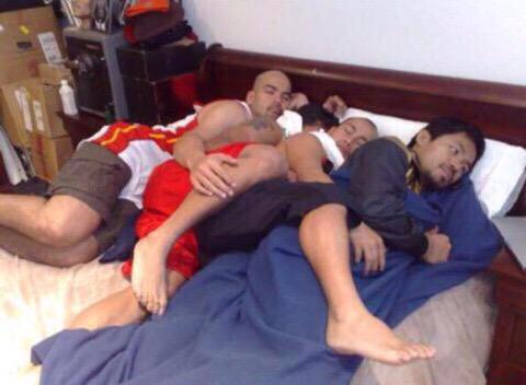 primezell's tweet photo. Who's winning?

RT @FloydMayweather 

Fav @MannyPacquiao http://t.co/jt2JkXtmRr