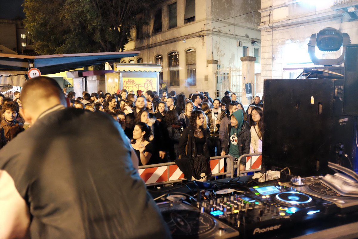 Alle #Cure sta andando così. #NotteBiancaFirenze <a href="/controradio/">controradio firenze</a> <a href="/NumaCrew/">Numa Crew</a>