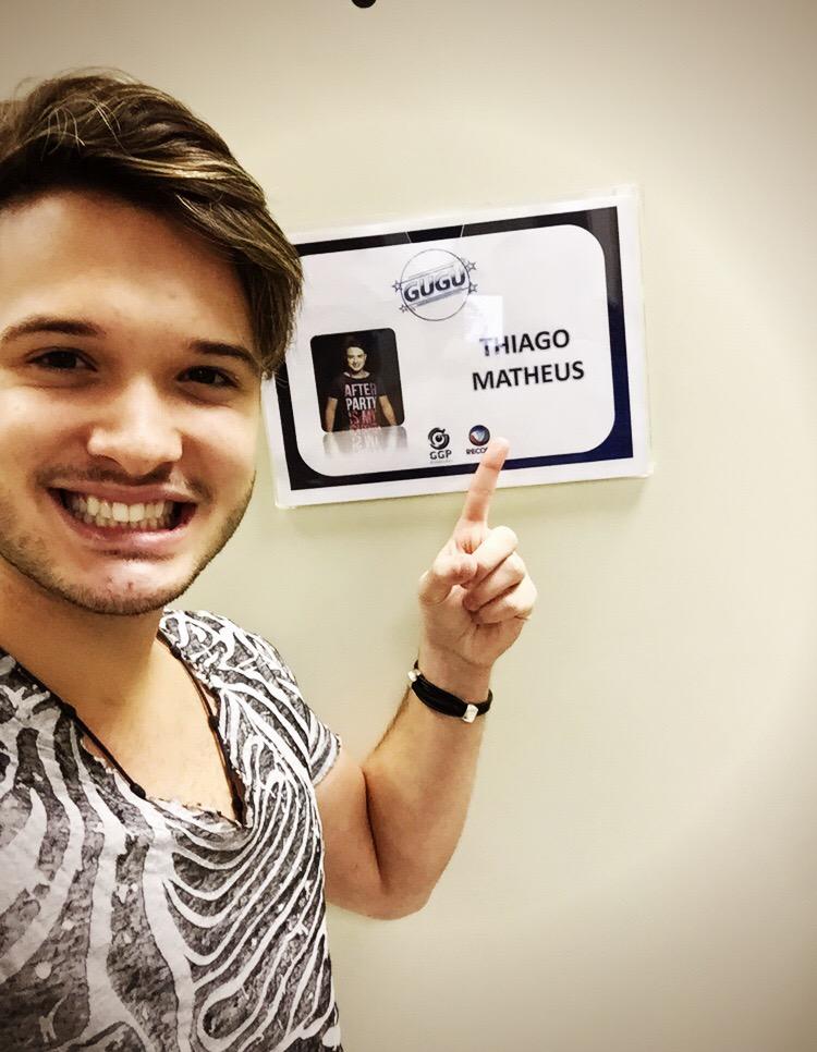 thyyoficial_'s tweet photo. Ja ja tamo ao vivo no Programa do grande @guguliberato 🙏🙏🙏 "É o Moon Álcool, ninguém viu nada igual..." #MoonAlcool http://t.co/drRahX1EaK