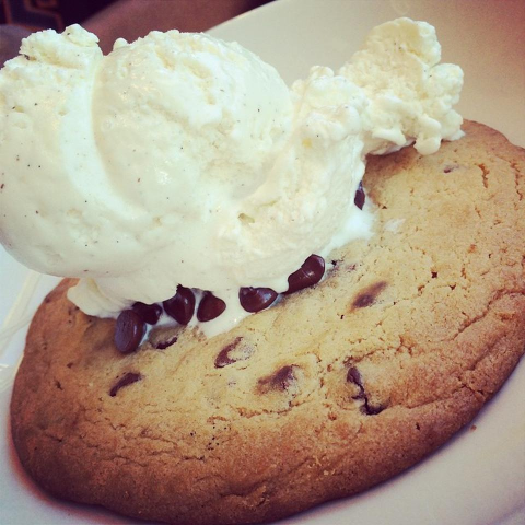 CounterReston's tweet image. Stop tweeting, and start eating.