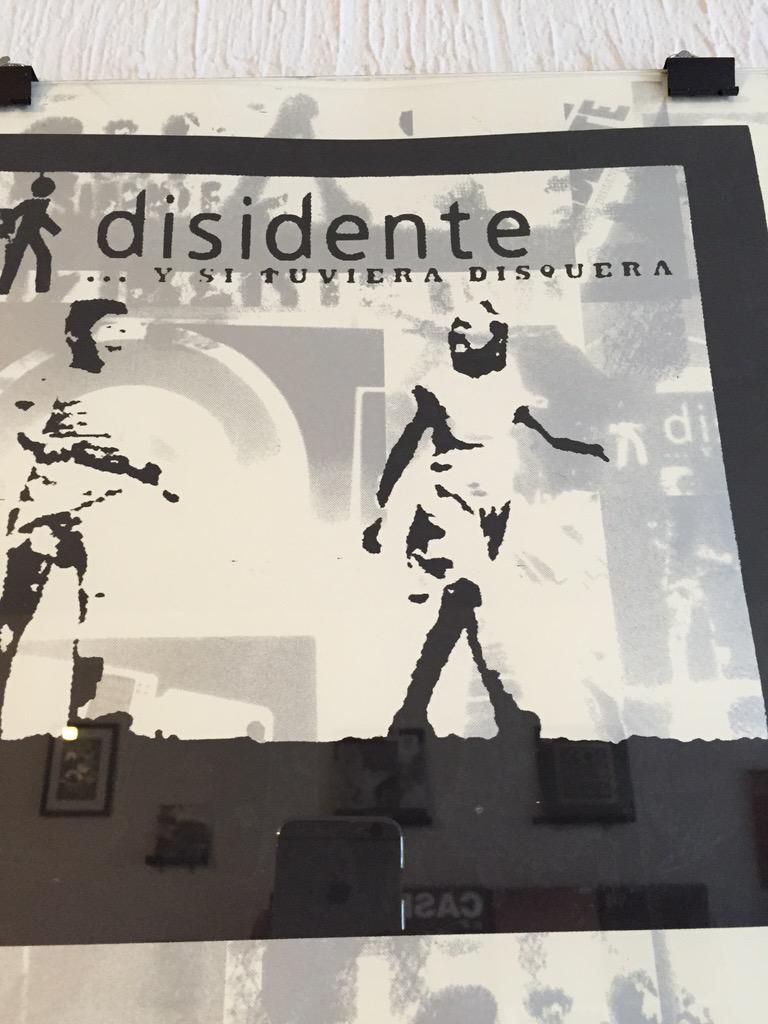 CarcomaRecGDL's tweet photo. Un gusto platicar con la gente de @Disidenterock, siempre con buena vibra y con muchas sorpresas #CarcomaRecordsGDL http://t.co/sNLOPG3uGf