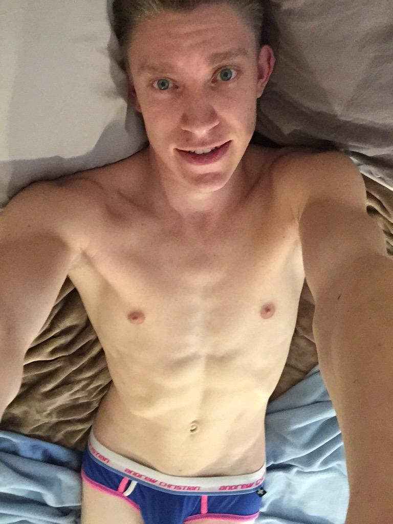 RT Cum chat with me on http://t.co/9ab79bBjZX #gay #RETWEEET #gaycamshow http://t.co/0ACdpLxpHy