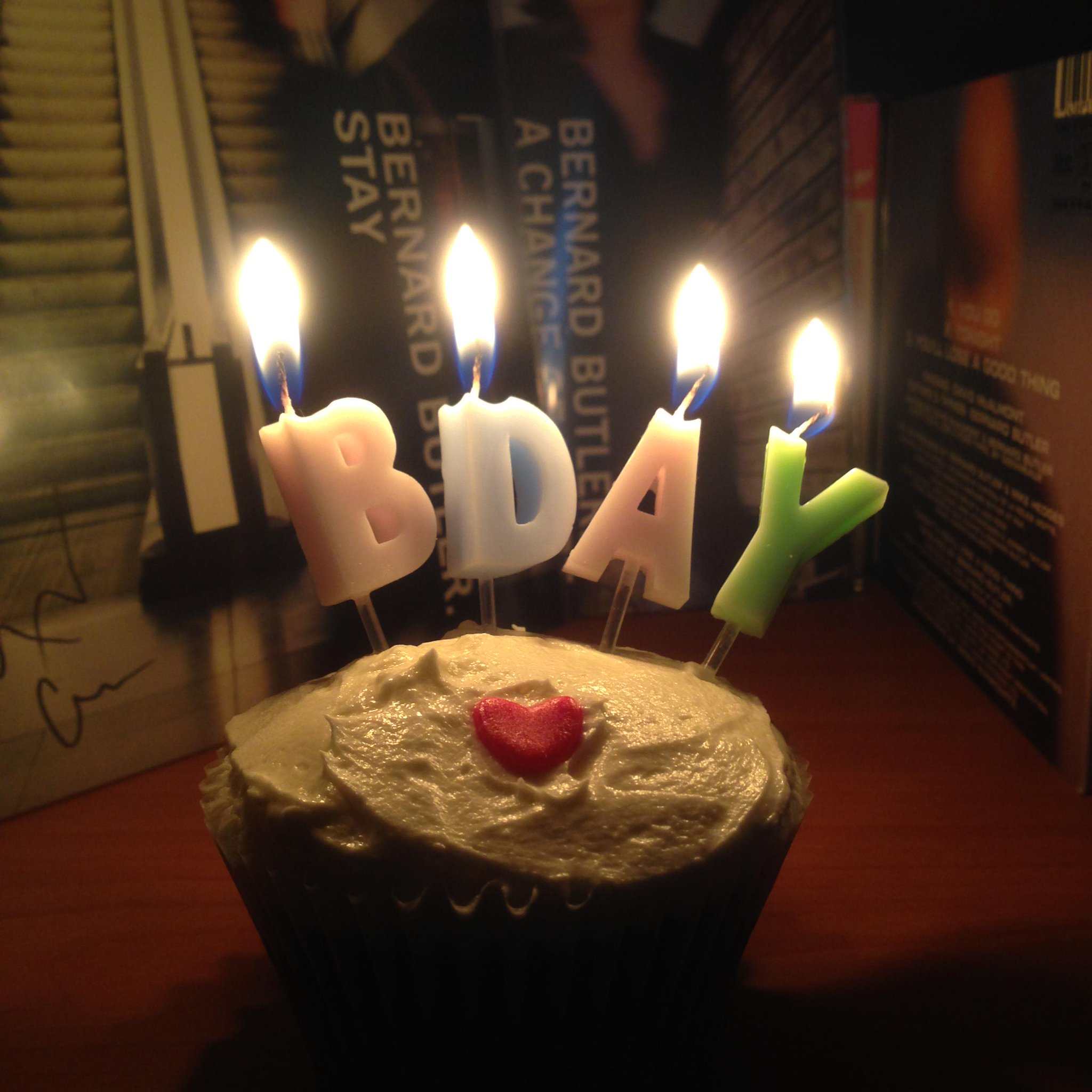 Happy Birthday ! I hope to see you on stage soon~ from S. Korea 