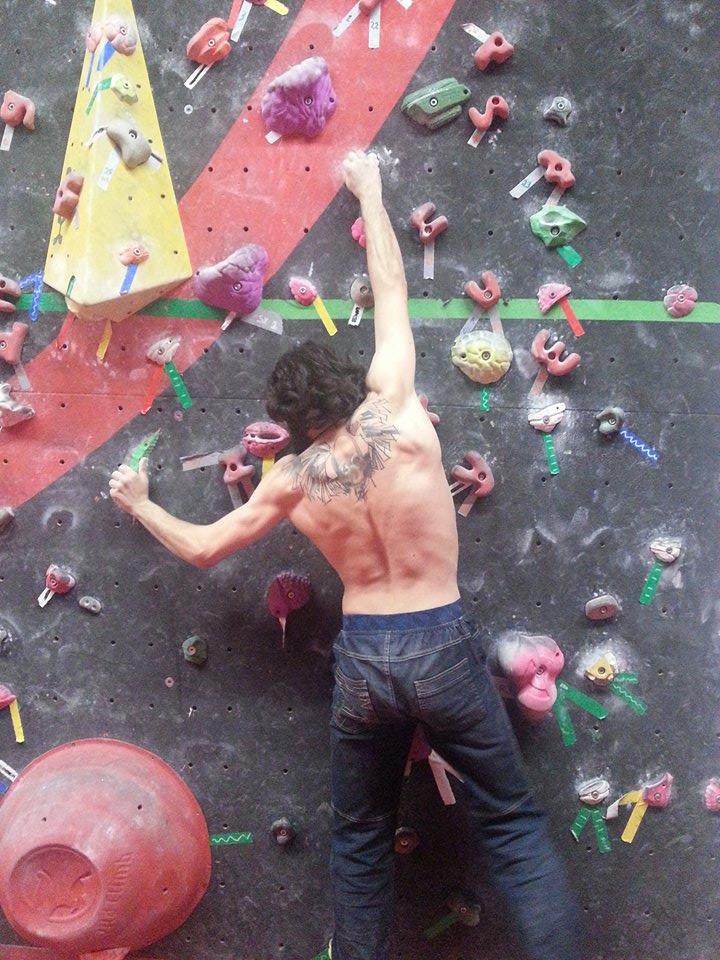Climb_LA_THUILE's tweet photo. let's climb #climb_la_thuile_up_and_down http://t.co/7v6lS5a6CU