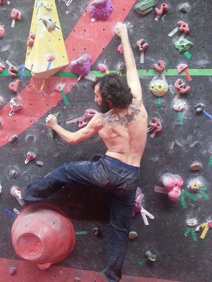 Climb_LA_THUILE's tweet photo. let's climb #climb_la_thuile_up_and_down http://t.co/7v6lS5a6CU