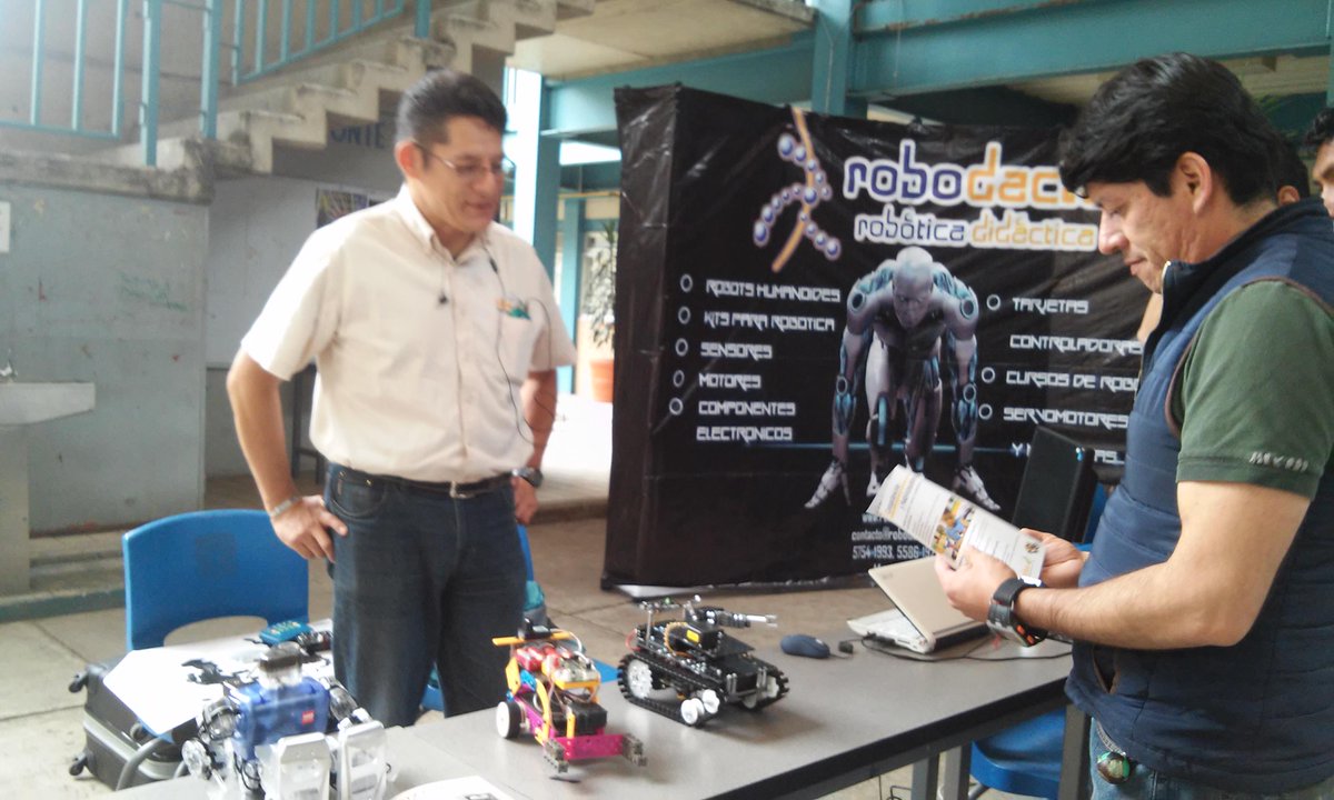 SiladinAzcapo's tweet photo. HOY SE LLEVÓ A CABO EL FORO UNIVERSITARIO DE INNOVACIÓN EDUCATIVA. http://t.co/oqUBI2MN2L