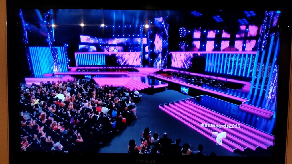 Hamletgarcia17's tweet photo. . @LatinBillboards @Telemundo Felicidades  @robertocarlos eres el mejor  tu musica nos trasporta #LatinBillboards2015 http://t.co/BzvOlVtGj0