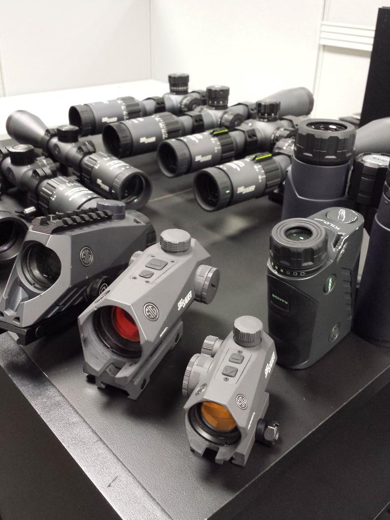 digitaljack56's tweet photo. Stoked about all the awesome things happening at @sigsauerinc these days. Here's one. Our new electro-optics line. http://t.co/EZTv1G9apk