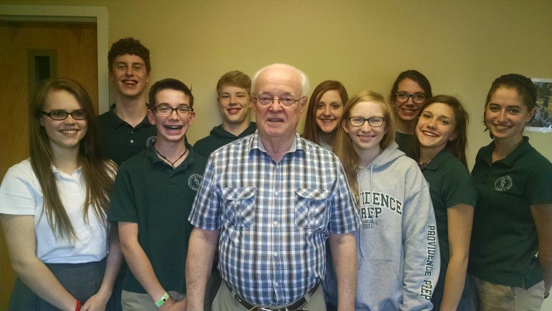 PPAFood4Thought's tweet photo. Finalizing Interview Kits for homeless men &amp; women.  Thanks for all your guidance, Mr. Davies!  #Lead2Feed #endhunger http://t.co/0V93bSlrC8