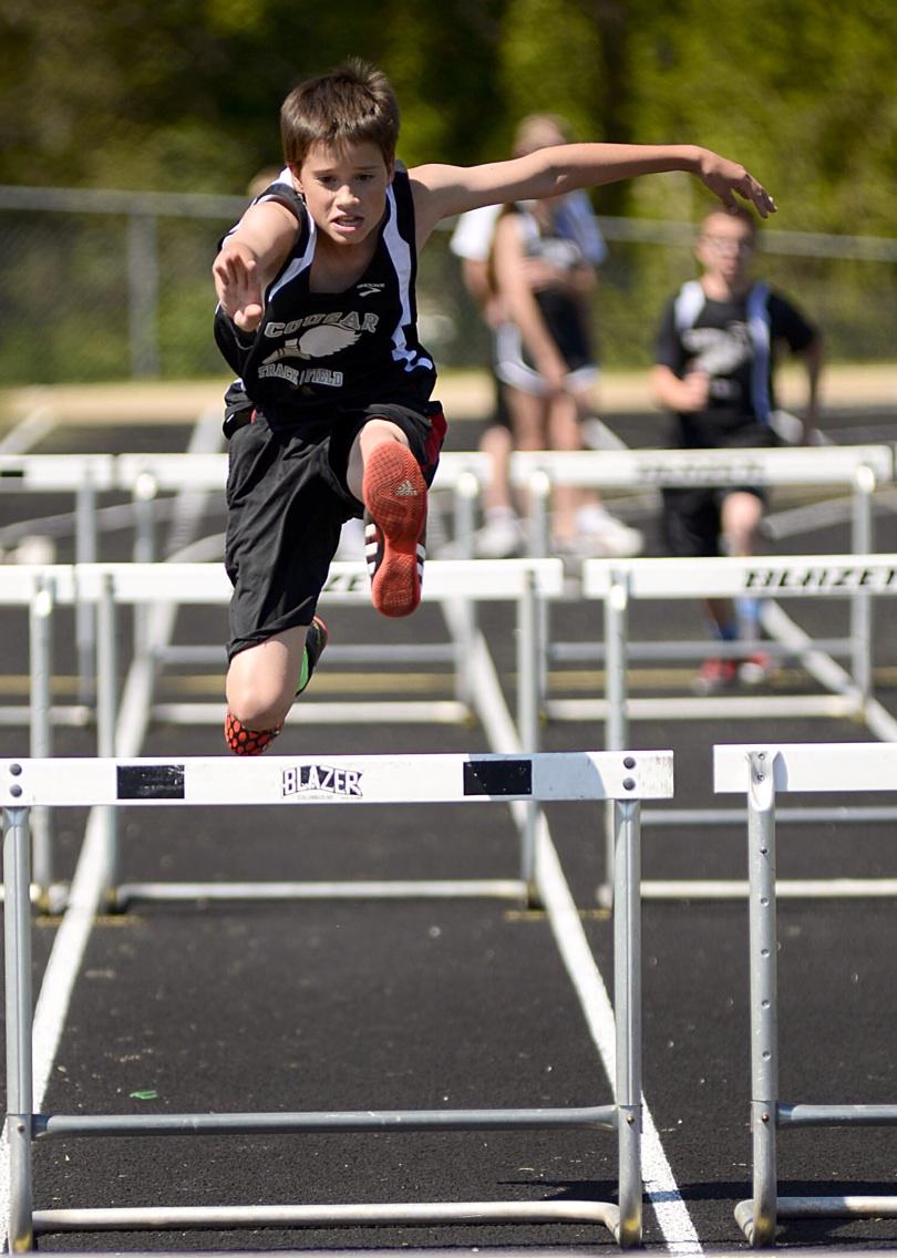 mommasaz1's tweet photo. “@JMSasenick: Got to see @sasenick with @lakewoodmiddle in Track Meet this afternoon
#LikeaDeer http://t.co/Jz3rW7ia20”