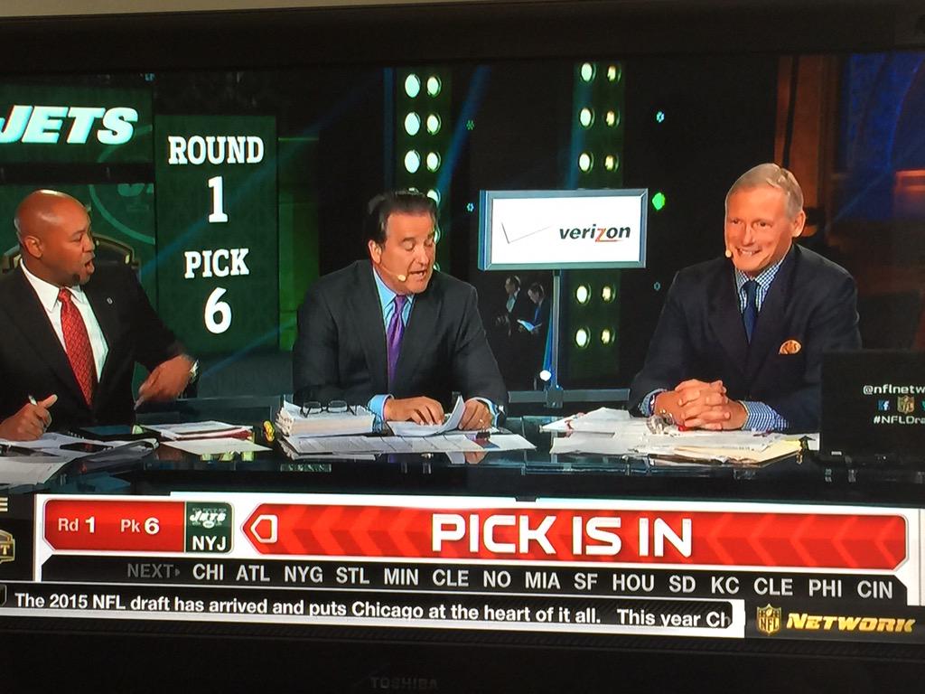 CommanderKay's tweet image. HA! Got it!! @nflnetwork #MakeMayockSmile