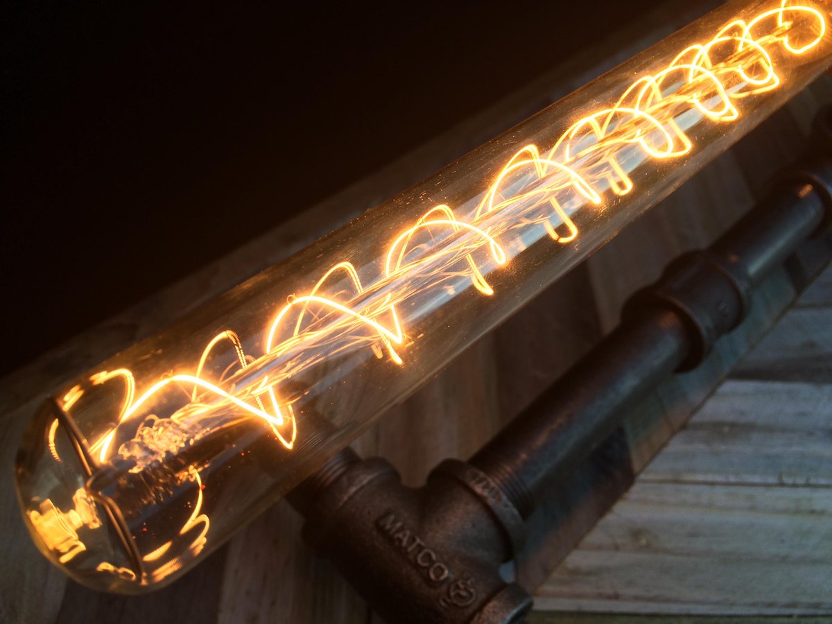 bryanrunyan's tweet photo. Industrial Pipe Desk Lamp with Edison Bulb by UrbanOutlanders http://t.co/h8atEotb45 via @Etsy http://t.co/Vr84A1mgWc