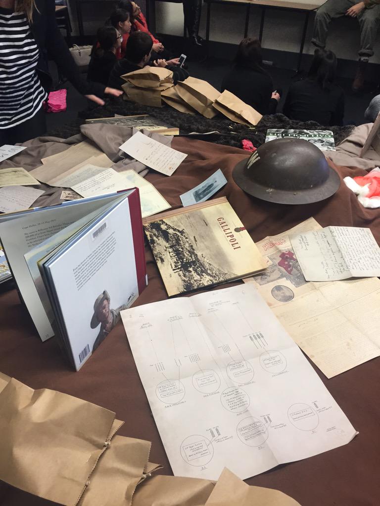 EmilyJay223's tweet photo. What an excellent Anzac presentation ! Such great resources #ACU_edu452 http://t.co/cnbvFIo16D