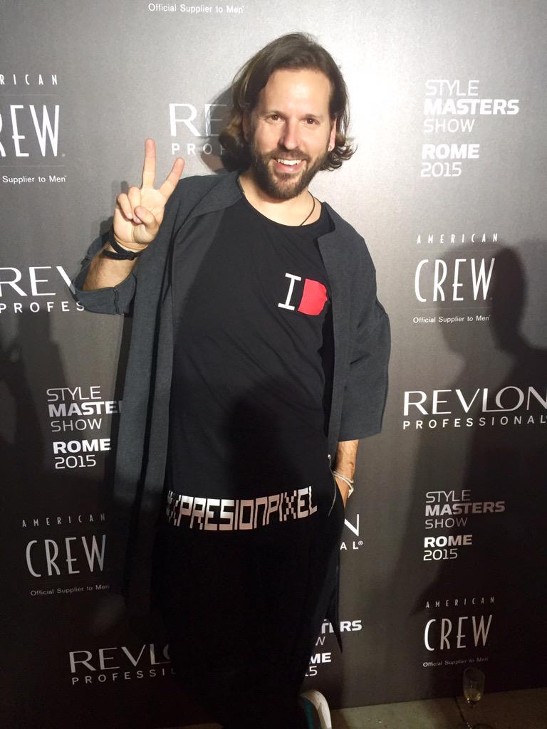 RevlonProCanada's tweet photo. An original Style Master + genius behind #Xpresionpixel, Jorge Cancer shares the love at #StyleMastersShow2015 http://t.co/t6RiREDBOX