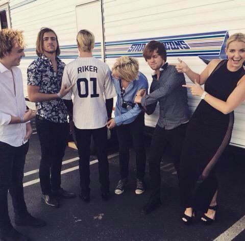 Supporting the big bro.