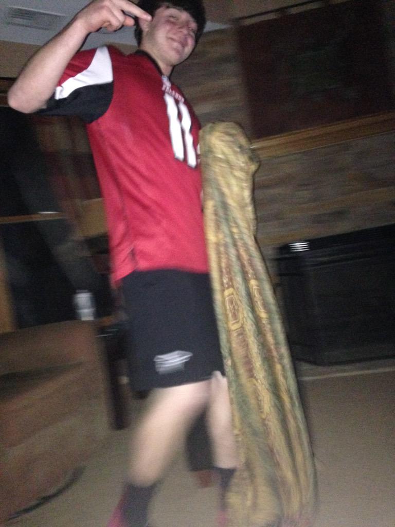 jakenagy98's tweet photo. When the Falcons pick who you want them to pick ✌️ http://t.co/9RlnzfTYYm