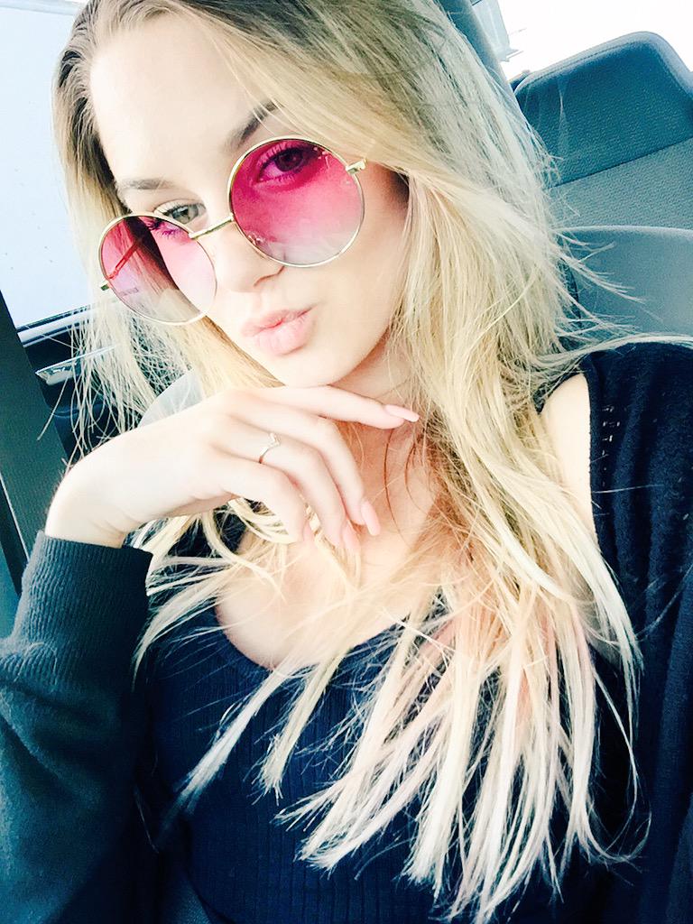 Courtneeymt's tweet photo. Cotton candy kisses 🍭 http://t.co/29RMGHjMWh