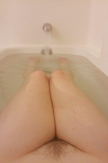 Bath time 😘 Snapchat is 222tks or $15 contribution for this month!! Get it for April! 😊 http://t.co/<a href="/tag/treatingmyself"class="tags"><span>#treatingmyself</span></a>