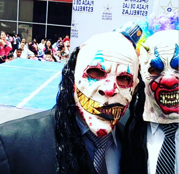 con <a href="/MurderClown1/">Murder Clown</a>