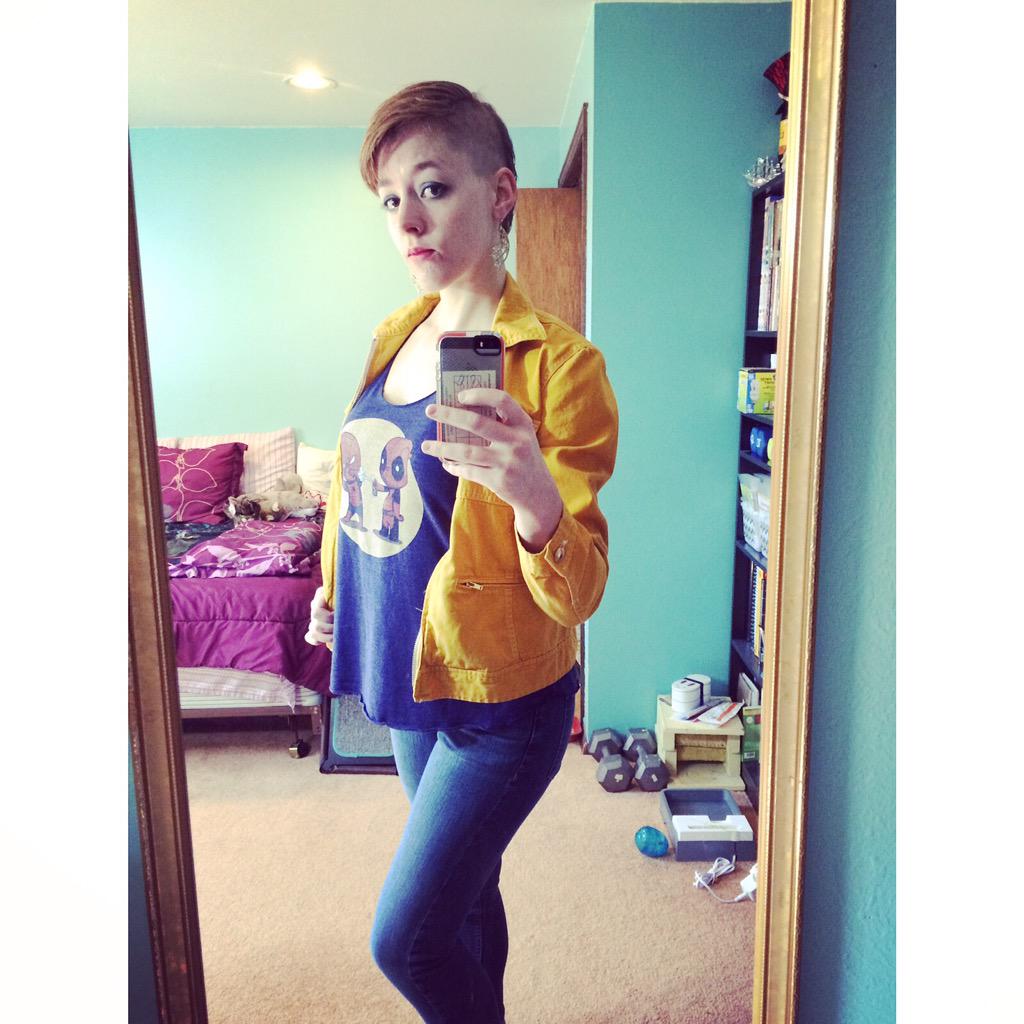 XIIICosplay's tweet photo. There's been a game of #FancySelfies going on between a lot of my friends this week.
#FancySelfie #GirlGang http://t.co/ZJeYw6AW6s