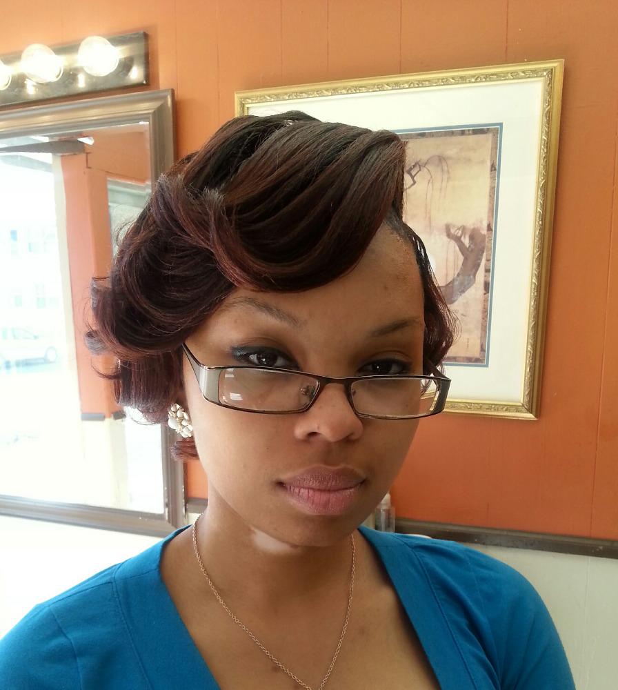 1_HairStylist's tweet photo. #ShampooStyle #hair#ProfessionalHairStylist @TiaManhertz #NewYork#rochesterny#hairstylist #HairstylistAppreciationDay http://t.co/km1DH6gsLi