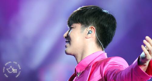 catchuknow's tweet photo. 20150425 TIISTORY live tour in ShenZhen-part 3  #Yunho more pics ➮➮➮http://t.co/NGKYXGhMbx http://t.co/7zOjUKsSib
