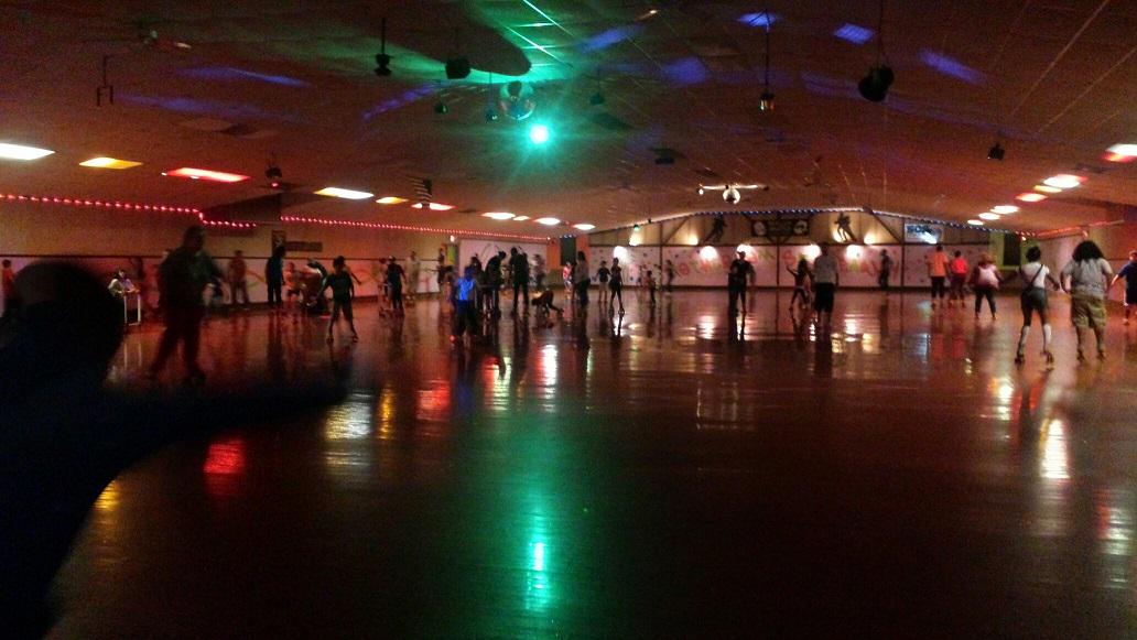 FHEPTA's tweet photo. Great turn out for our skating night!! http://t.co/DoWGZj3H1A