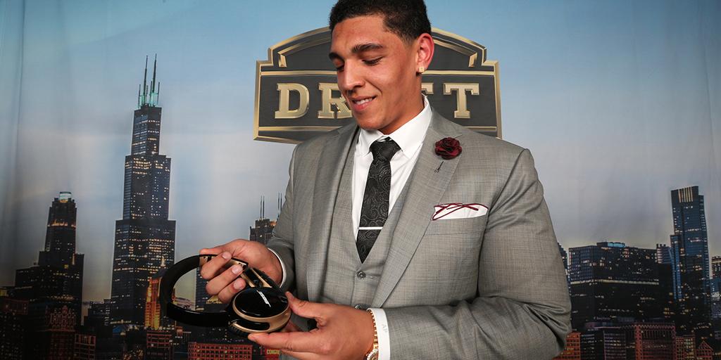 Bose's tweet photo. Following in his dad's footsteps, @AndrusPeat has made it to the @NFL. Andrus is headed to the @Saints. #NFLDraft http://t.co/tTss0J0d2M