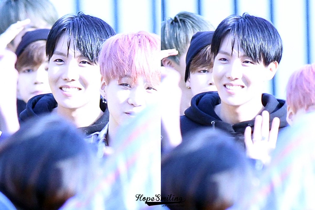 HopeSmiling0218's tweet photo. 150501 뮤뱅출근 UPDATE 4P ▷ http://t.co/dqrMvikCwZ 컴백대박!웃음 짱!옆모습도 짱ㅠ #방탄소년단 #호석 #제이홉 @BTS_twt http://t.co/Ejpz0E3geA